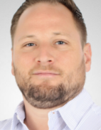 About Us 7 Yoann pp 300x300 1 e1757147963468